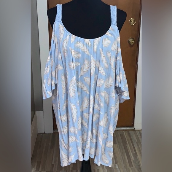 Torrid Blue Crinkled Gauze Top with Feathers & Cold Shoulders Sz 4X - Picture 4 of 4